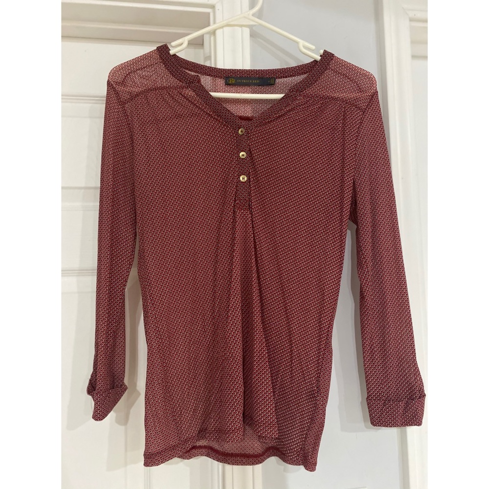 Sheer button 3/4 length top